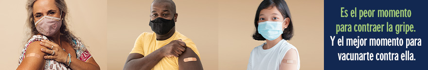Una pareja mayor sonríe. El texto dice: La vacuna contra la gripe de este año puede ser la más importante que jamás recibas.