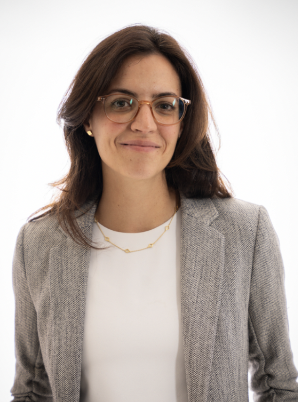 Headshot of Director Milagros de Hoz