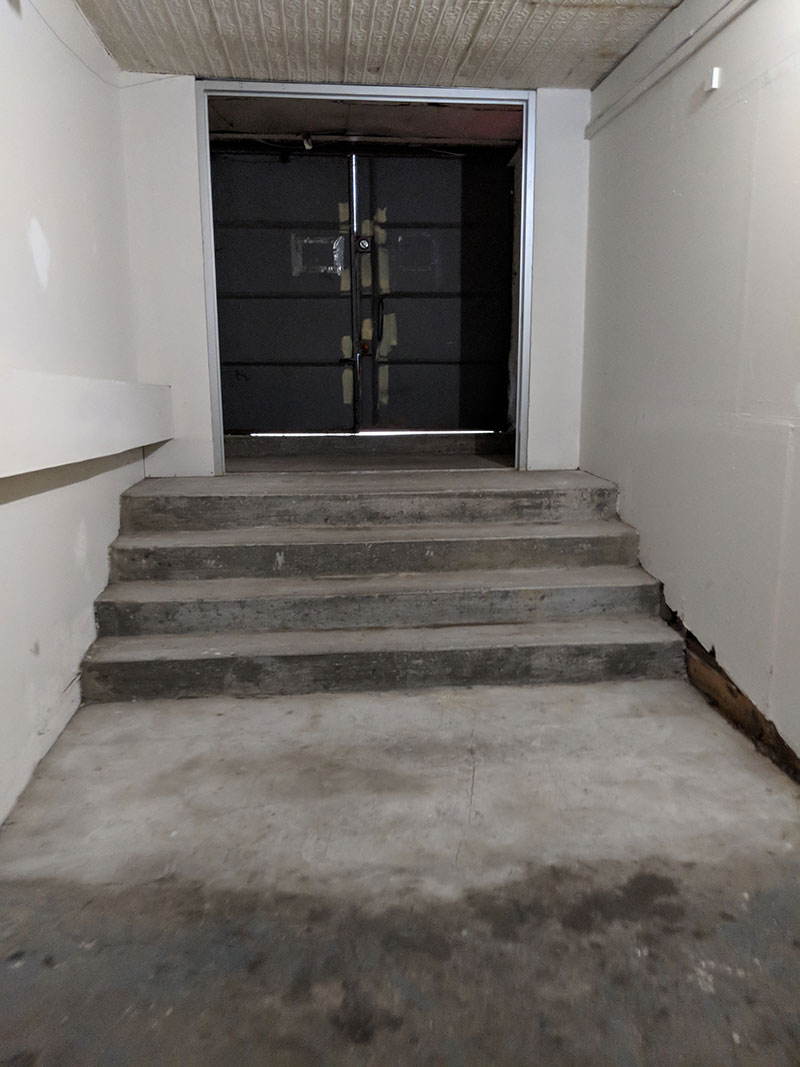 Hallway of 222 Varet  Street