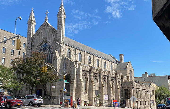 Holyrood Episcopal Church-Iglesia Santa Cruz